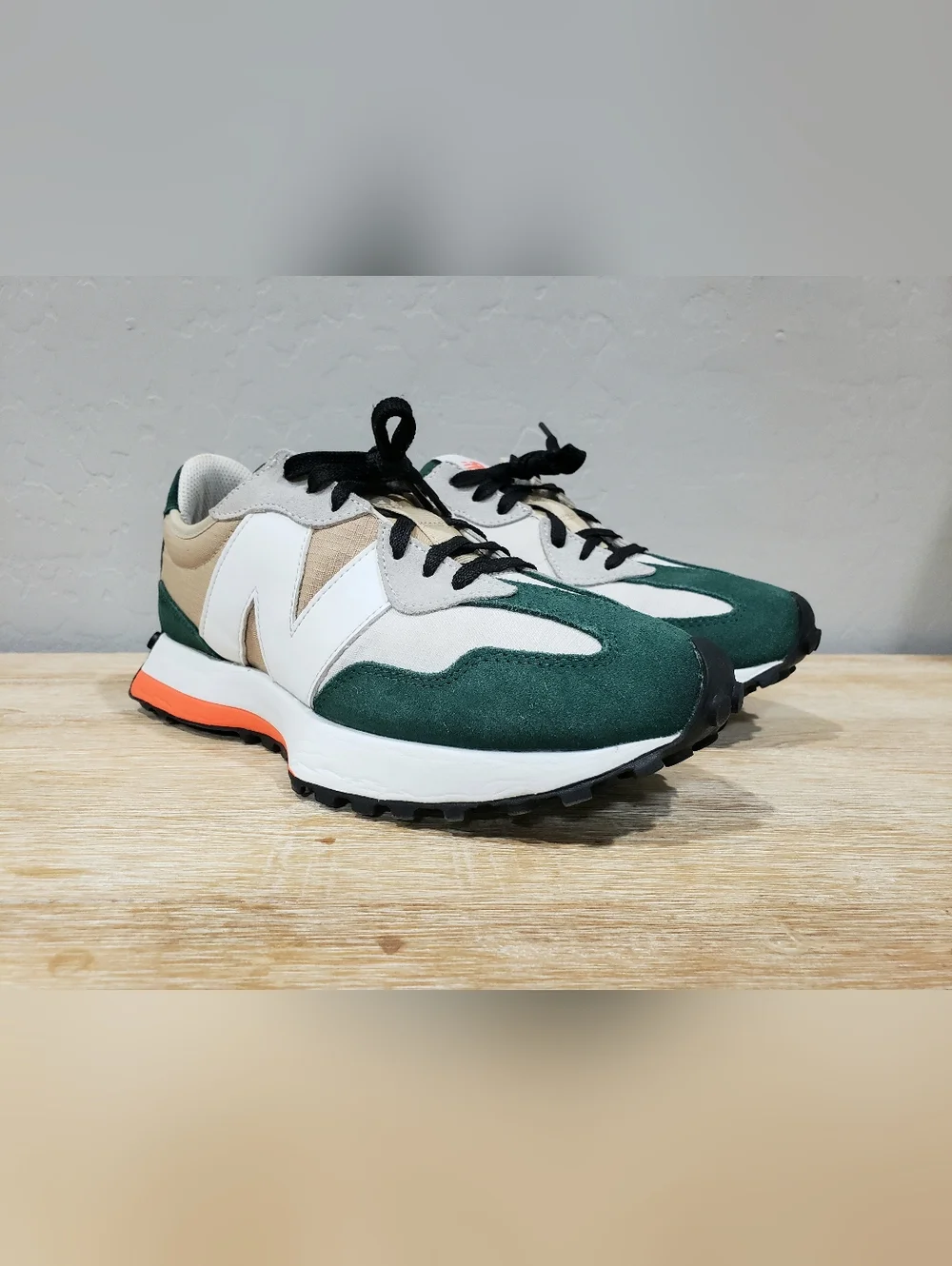 NEW BALANCE Mens 327 Athleisure Sneakers (8.5D/10W W's) Incense Nightwatch Green
